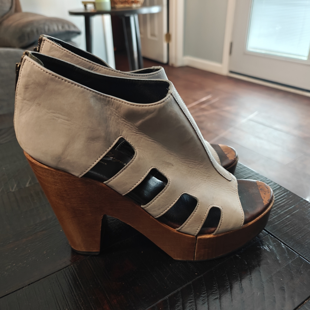 Robert Clergerie Grey Clog Platform Peep-Toe Heels